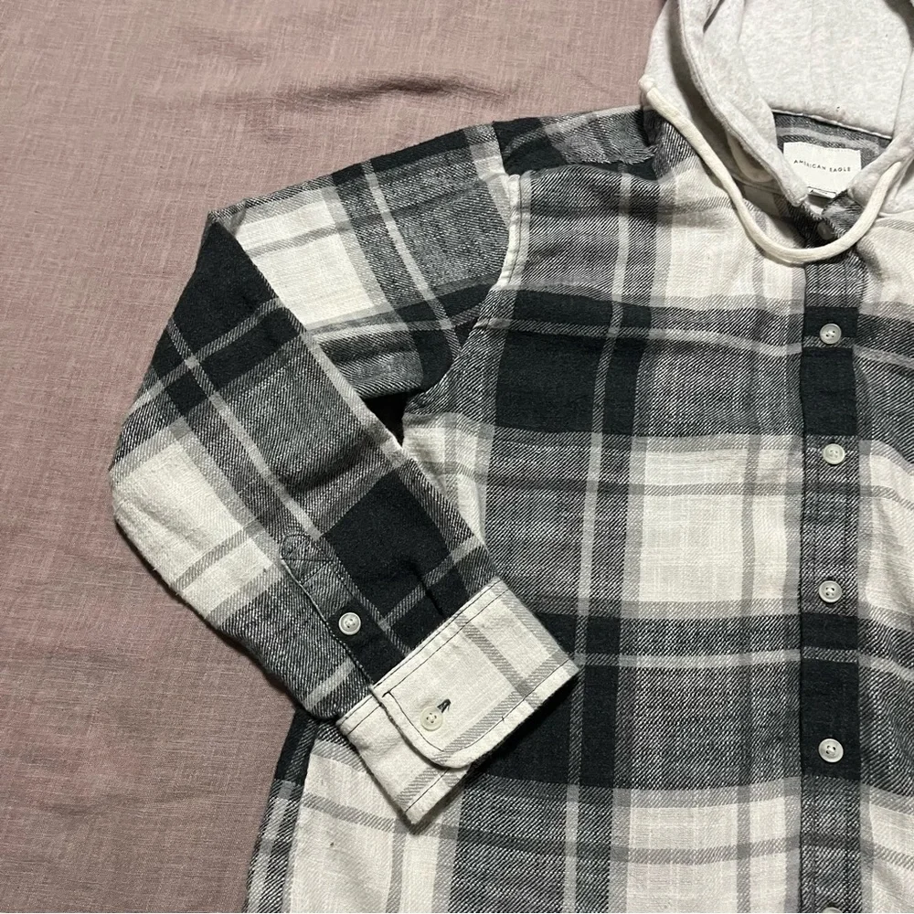 Women's American Eagle Hooded Flannel Black/White Size Small Spring Skate Grunge